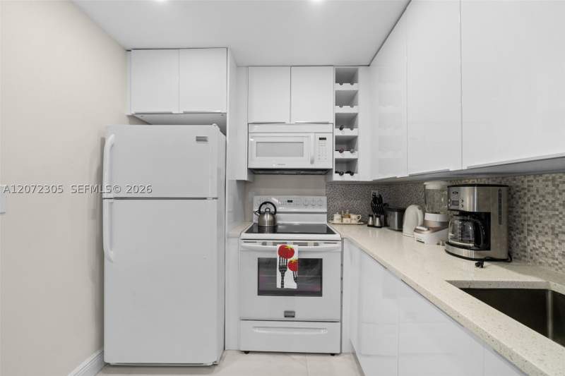 0 bedroom Condominium at 2301 Collins Ave 1014, Roney Palace Condo, Miami Beach — photo 4
