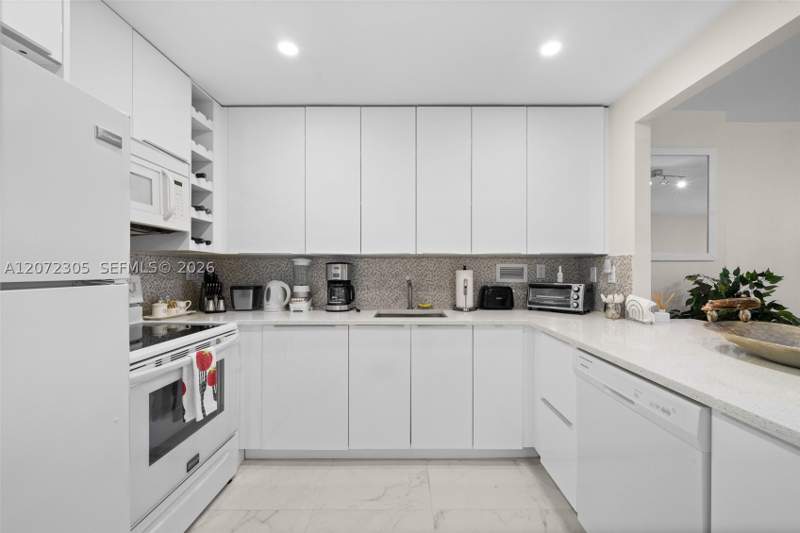 0 bedroom Condominium at 2301 Collins Ave 1014, Roney Palace Condo, Miami Beach — photo 5