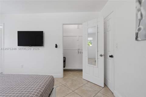 1298 NE 199th St, Miami FL - photo 12 of 36