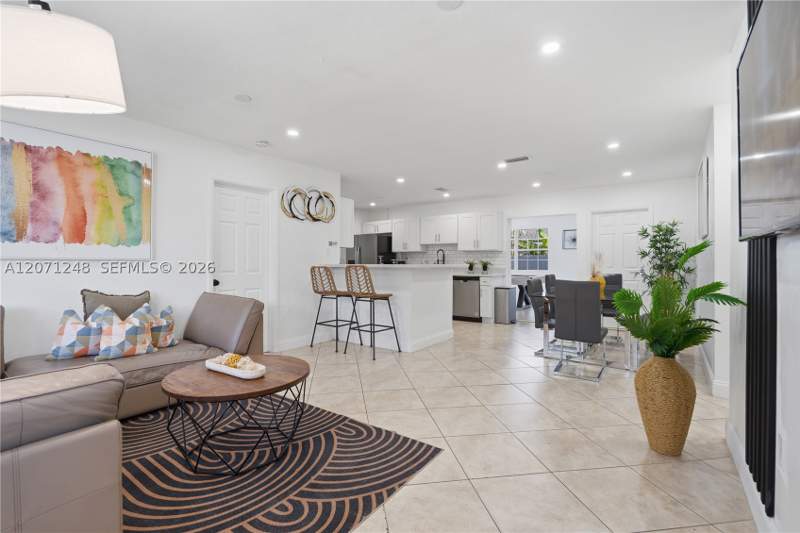 4 bedroom SingleFamilyResidence at 1298 NE 199th St, Ives Estates Sec 1, Miami — photo 4