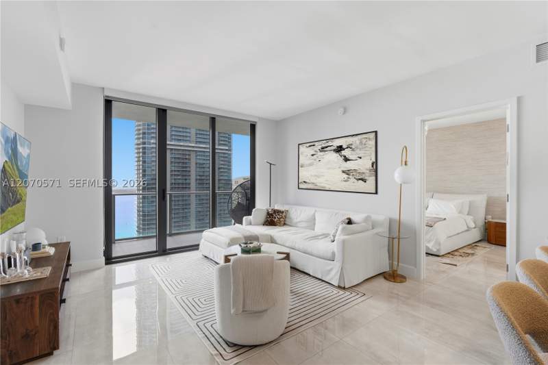 2 bedroom Condominium at 1010 Brickell Ave 3903, 1010 Brickell Condo, Miami — photo 3