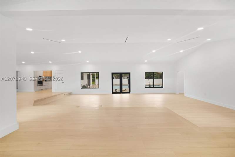 5 bedroom SingleFamilyResidence at 11901 SW 45th St, Bird Road Farmsites, Miami — photo 3