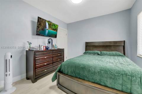 142 W 35th St, Hialeah FL - photo 15 of 41