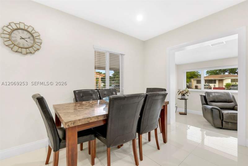 5 bedroom SingleFamilyResidence at 142 W 35th St, Bradley Heights, Hialeah — photo 5