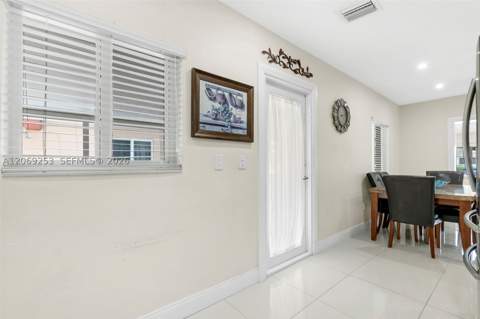 142 W 35th St, Hialeah FL - photo 7 of 41