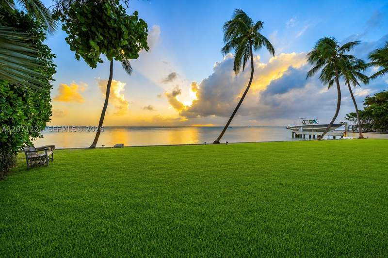 5 bedroom SingleFamilyResidence at 520 S Mashta Dr, Mashta Island A Replat Of, Key Biscayne — photo 3