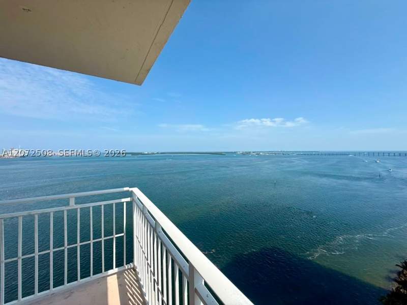 2 bedroom Condominium at 770 Claughton Island Dr 2016, Isola Condo, Miami — photo 2
