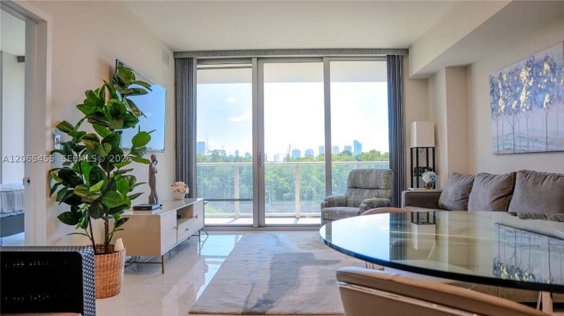 2 bedroom Condominium at 16385 Biscayne Blvd # 419, The Harbour North Condo, North Miami Beach — photo 2