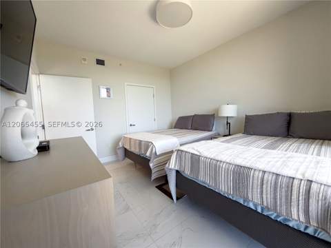 16385 Biscayne Blvd # 419, North Miami Beach FL - photo 7 of 19