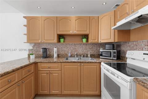 401 Ocean Dr 607, Miami Beach FL - photo 12 of 35