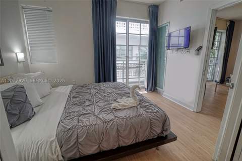 1036 Ocean Dr B202, Miami Beach FL - photo 7 of 28