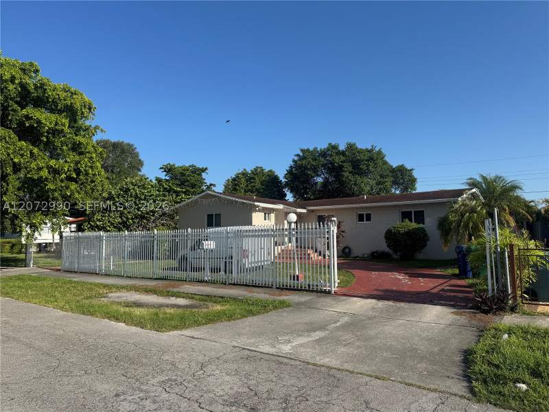 4 bedroom SingleFamilyResidence at 7741 SW 20th St, Coral Way Plaza, Miami — photo 2