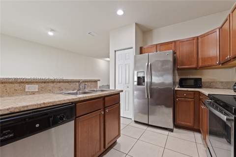 8881 W 35th Ln, Hialeah FL - photo 11 of 34