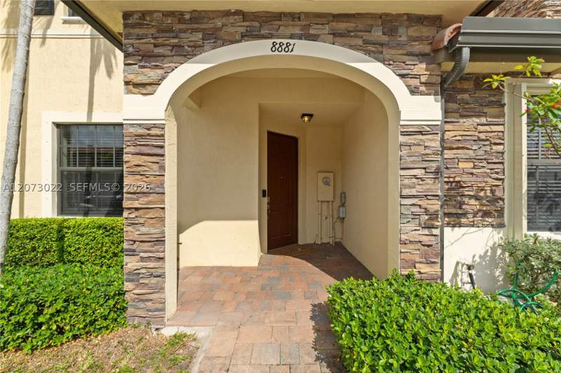 3 bedroom Townhouse at 8881 W 35th Ln, Bellagio Villas, Hialeah — photo 3