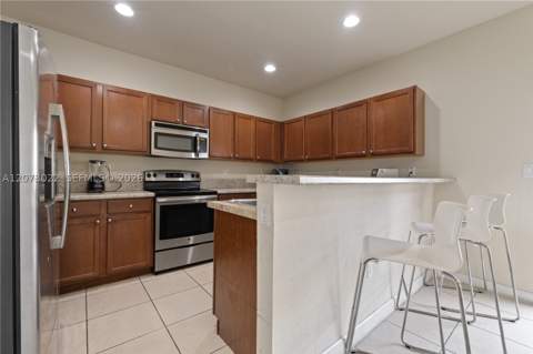 8881 W 35th Ln, Hialeah FL - photo 8 of 34