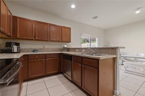8881 W 35th Ln, Hialeah FL - photo 9 of 34