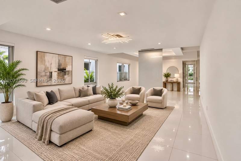 5 bedroom SingleFamilyResidence at 3460 NW 84th Ave, Oasis Park Square At Doral, Doral — photo 5