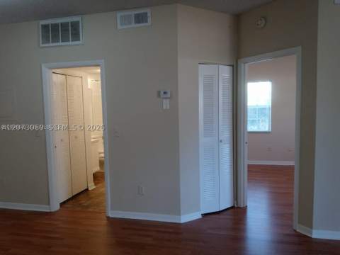18304 NW 68th Ave N, Hialeah FL - photo 12 of 32
