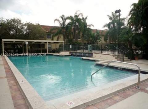 18304 NW 68th Ave N, Hialeah FL - photo 18 of 32