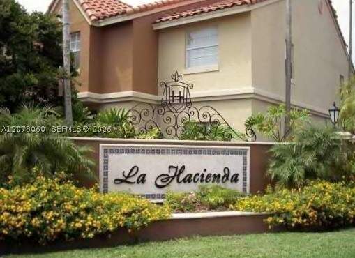 1 bedroom Condominium at 18304 NW 68th Ave N, La Hacienda Country Club, Hialeah — photo 2