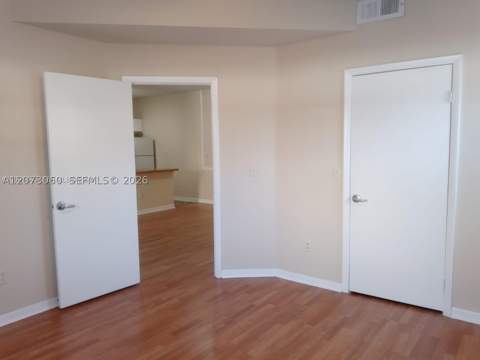 18304 NW 68th Ave N, Hialeah FL - photo 9 of 32