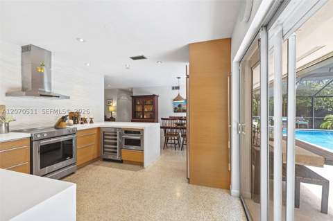 6390 SW 69th St, South Miami FL - photo 12 of 32