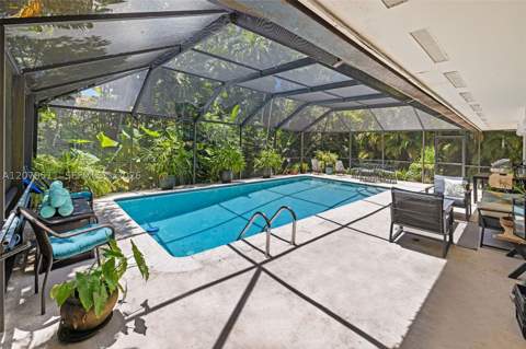 6390 SW 69th St, South Miami FL - photo 15 of 32