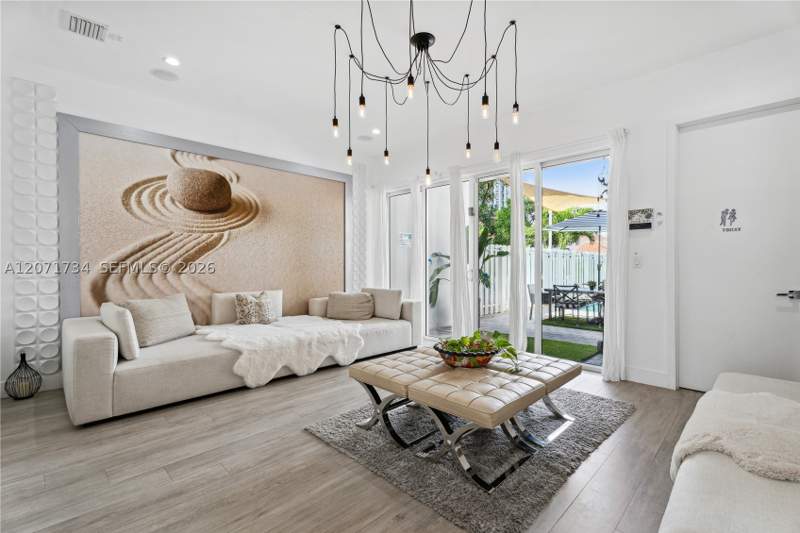 4 bedroom Townhouse at 3575 SW 23rd St 3575, Amnd Miami Suburban Acres, Miami — photo 2