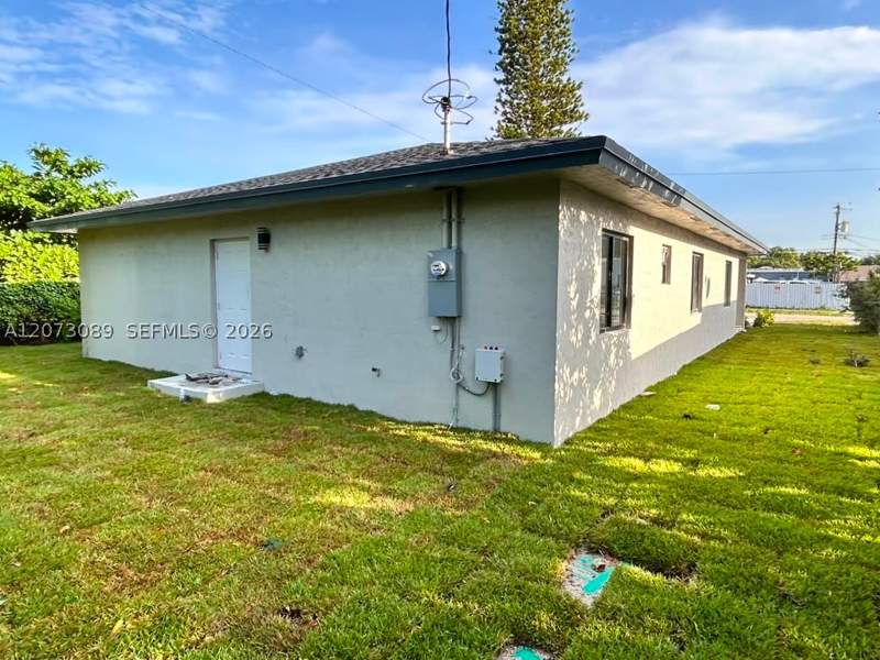 4 bedroom SingleFamilyResidence at 2950 NW 93 St, The Tropics Amd, Miami — photo 5