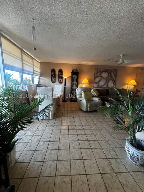 251 174th St 2315, Sunny Isles Beach FL - photo 9 of 11