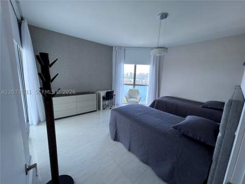 17301 Biscayne Blvd 1402, North Miami Beach FL - photo 6 of 38