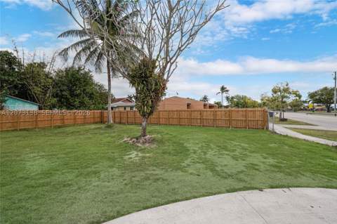 145 NW 6th Ave, Florida City FL - photo 7 of 53