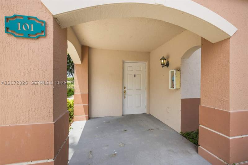 3 bedroom StockCooperative at 2930 SE 12th Rd 101-31, Venetia Gardens South Con, Homestead — photo 3