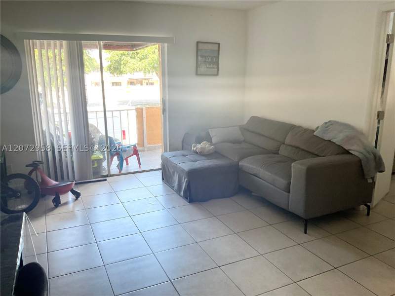 2 bedroom Condominium at 17901 NW 68th Ave T207, Venetian Gardens At Count, Hialeah — photo 4