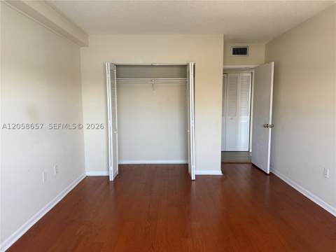 400 Kings Point Dr 311, Sunny Isles Beach FL - photo 8 of 13