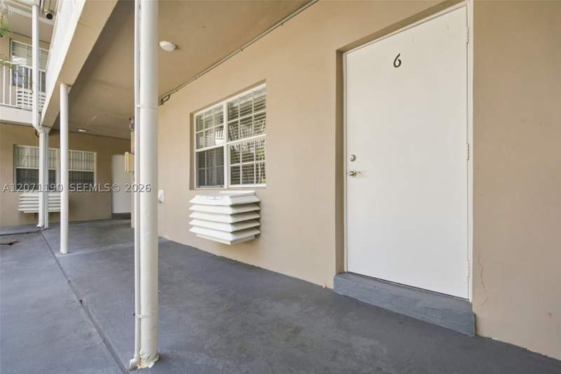 1 bedroom Condominium at 6511 Santona St C6, Santona Condo, Coral Gables — photo 3