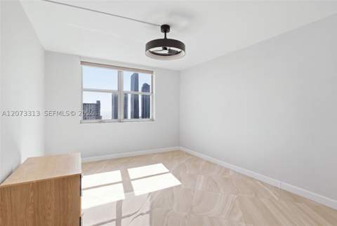 250 174th St 2004, Sunny Isles Beach FL - photo 10 of 33