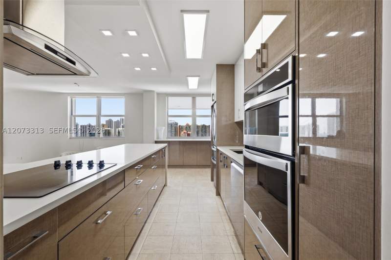 3 bedroom Condominium at 250 174th St 2004, Winston Towers 100 Condo, Sunny Isles Beach — photo 4