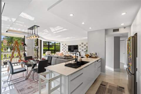 1000 W Island Blvd 202, Aventura FL - photo 11 of 98