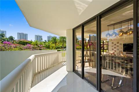 1000 W Island Blvd 202, Aventura FL - photo 18 of 98