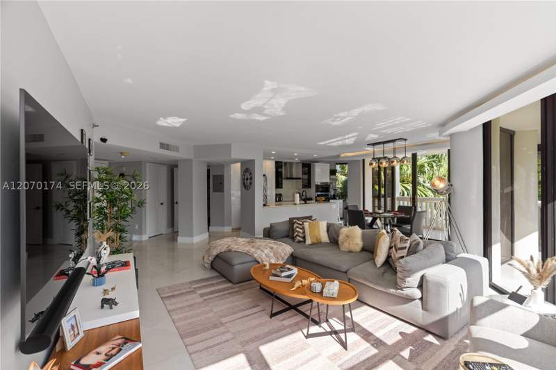 3 bedroom Condominium at 1000 W Island Blvd 202, 1000 ISL BLVD WILLIAMS IS, Aventura — photo 2