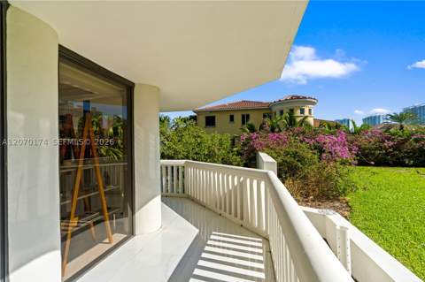 1000 W Island Blvd 202, Aventura FL - photo 20 of 98