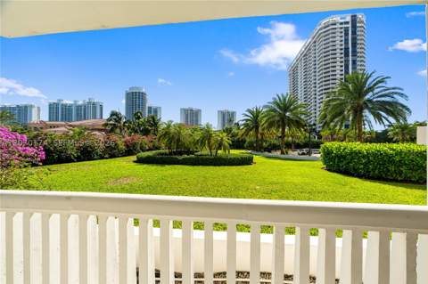 1000 W Island Blvd 202, Aventura FL - photo 21 of 98