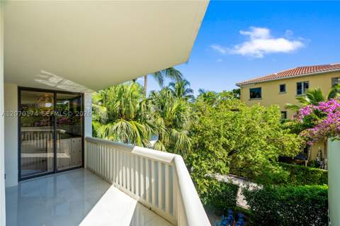 1000 W Island Blvd 202, Aventura FL - photo 22 of 98
