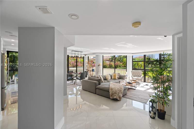 3 bedroom Condominium at 1000 W Island Blvd 202, 1000 ISL BLVD WILLIAMS IS, Aventura — photo 4