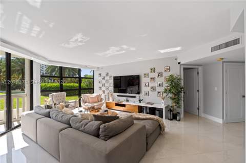 1000 W Island Blvd 202, Aventura FL - photo 6 of 98