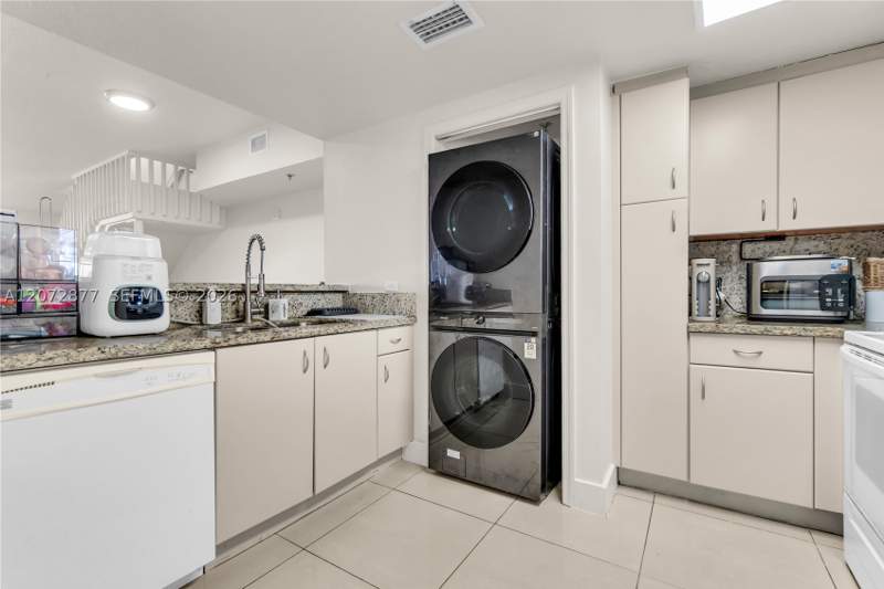 2 bedroom Condominium at 1650 Coral Way Ph-9, Marbella Condo, Miami — photo 3