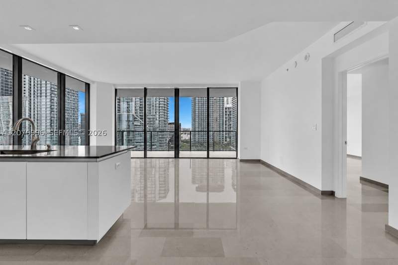 2 bedroom Condominium at 68 SE 6th St 1702, Reach Condo, Miami — photo 5