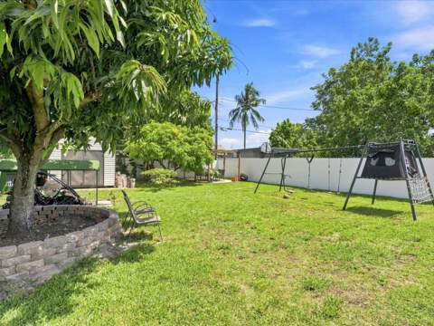 363 E 62nd Street, Hialeah FL - photo 9 of 41