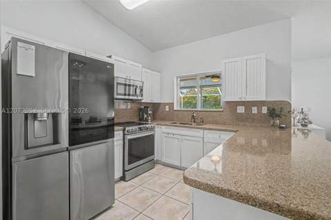 15431 SW 177th Ter, Miami FL - photo 9 of 38